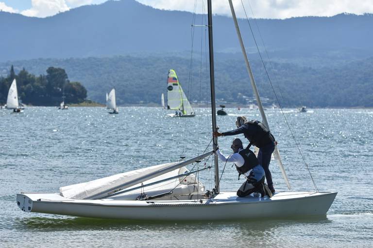 Veleristas celebran 70 aniversario de navegación en Valle de Bravo - El Sol  de Toluca | Noticias Locales, Policiacas, sobre México, Edomex y el Mundo