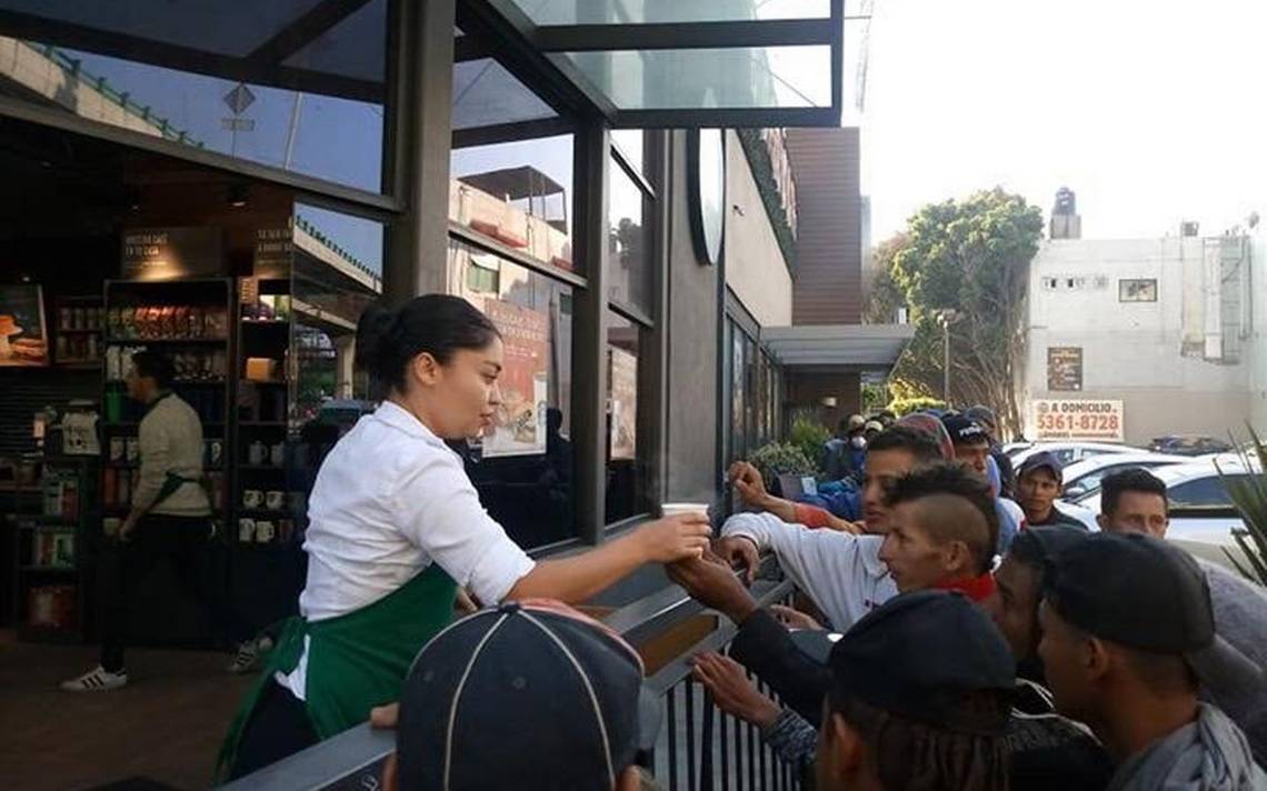 Starbucks está regalando este jueves su tradicional taza de café navideña –  Telemundo El Paso (48)